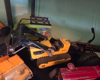 Tonka T-6 Pressed Steel Excavator Toy