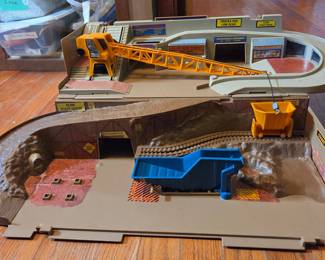 Hot Wheels "Sto & Go" Construction Site Playset