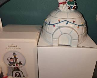 Hallmark Frosty Friends Igloo Shaped Cookie Jar