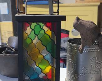 Stained Glass Lantern with Wavy Pattern