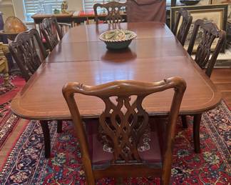 Dining table , 6 chairs and ,2 leaves