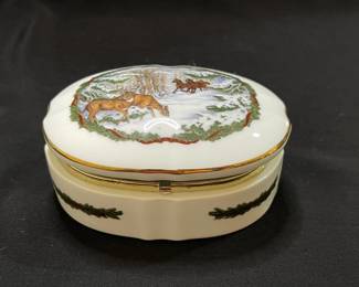 Melodies of Christmas "White Christmas" Musical Trinket Box