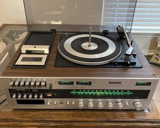 Vintage Panasonic SE-4007 Stereo System (Record, 8-Track & Cassette Player, AM/FM Radio)