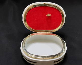 Melodies of Christmas "White Christmas" Musical Trinket Box