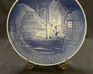 Decorative Bing & Grondahl Christmas Plate "Juleaften 1976" Christmas Welcome 1976