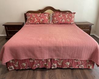 King Bed w/Frame & Headboard