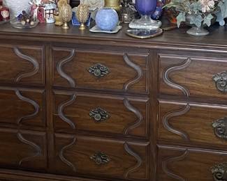 Dresser w/Mirror