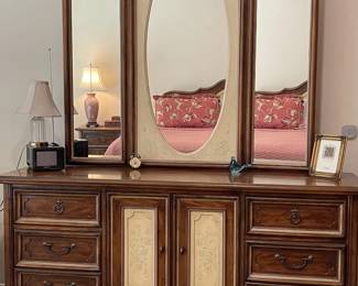 Dresser w/Tri-Fold Mirror
