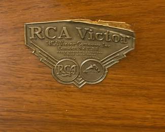 antique radio cabinet from the late 1920s to early 1930 RCA VICTOR