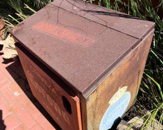 vintage-style Corona Extra branded metal ice chest cooler