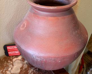 decorative pottery vessel