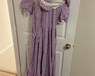 Vintage purple dress with two different bonnets