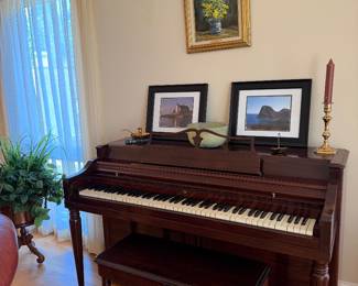 Mahogany piano