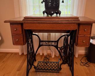 Singer sewing machine 