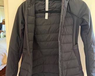 Lululemon coat size 4