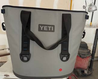 YETI Hopper Two 30 Soft Cooler