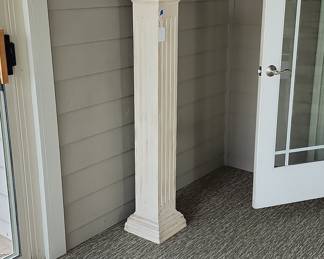 Classical Pedestal with Glass Top