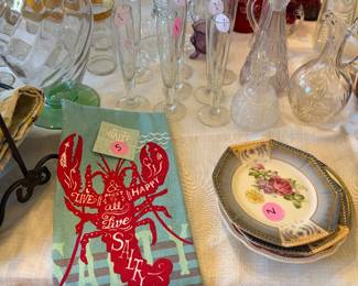 Kitchen glassware and linens