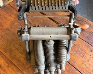 Skirt Crimper with interchangible wheels