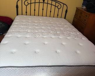 Queen Sealy Mattress with double box spring