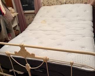 Beauty Rest Full Size Pressure smart adjustable bed