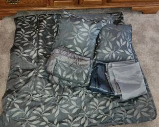 Queen comforter set with 3 pillows, 2 shams, curtainsm