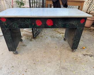 Salad bar with metal top cover