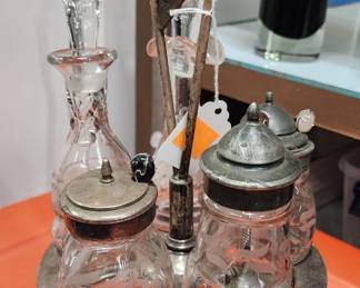 Cruet set