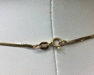 14k GOLD HERRINGBONE NECKLACE 2.62 grams