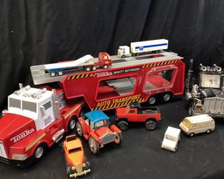  9) vtg. Toy lot Metal and plastic toy cars and trucks