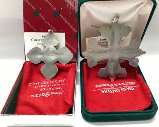 2) REED AND BARTON STERLING CHRISTMAS CROSSES Ltd. Edition Sterling Silver 1995, 1998. Total weight 32.62 grams