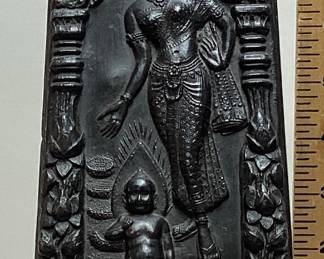 KAMPHAENG SOK BUDDHA PLAQUE WITH WOOD BACKING STAND