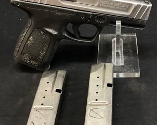SMITH & WESSON SD40 VE .40cal PISTOL w 2 MAGS