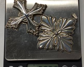 2) REED AND BARTON STERLING CHRISTMAS CROSSES Ltd. Edition Sterling Silver Christmas Crosses. 1988, 1991. Total weight. 23.53 grams
