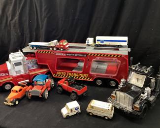  9) vtg. Toy lot Metal and plastic toy cars and trucks
