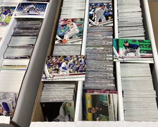 ASSORTED BASEBALL TRADING CARDS, TOPPS, CHROME, NOAH SYNDERGAARD, WALKER BUEHLER,ALBERT PUJOLS, KEVIN GAUSMAN, JUSTIN TURNER, FREDDIE FREEMAN NO SHIPPING PICKUP ONLY