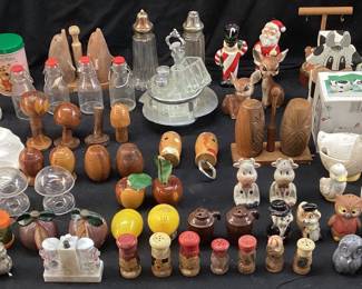 ASSORTED VTG. NOVELTY SALT & PEPPER SHAKERS, COWS, EASTER BUNNIES, FRUIT, MERRY KISS MOOSE, HOLIDAY THEMES, OWLS, DEER