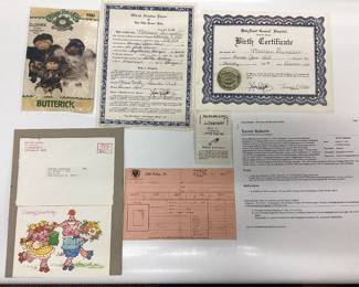 1980 Little People early release Cabbage Patch Little Miss Maureen Guinevere, Soft Sculptures by Xavier Roberts before signing with Coleco company. With paperwork and birth certificate. Needs a good soft cleaning due to age.