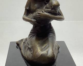 VTG. MILO (MIGUEL FERNANDO LOPEZ) BRONZE MOTHER & CHILD SCULPTURE , 4in