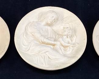 (3) DANTE DI VOLTERADICI ALABASTER MADONNA BEATA PLATES, SIGNED BY ARTIST A. SANTANGELA