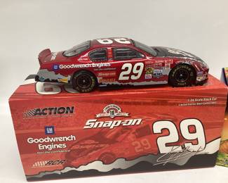 KEVIN HARVICK #29 SNAPON AND TONY STEWART #20 HOME DEPOT PEANUTS EDITION DIE CAST CARS