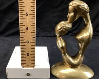 VTG. ABSTRACT MODERN BRASS MOTHER & CHILD SCULPTURE, 6in H
