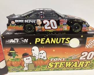 KEVIN HARVICK #29 SNAPON AND TONY STEWART #20 HOME DEPOT PEANUTS EDITION DIE CAST CARS