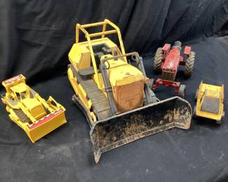 4) Vtg. Toys. Tonka bulldozers, Gabriel truck, International tractor