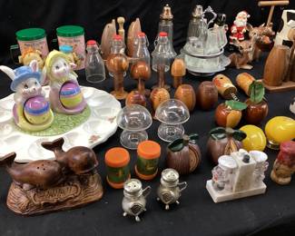 ASSORTED VTG. NOVELTY SALT & PEPPER SHAKERS, COWS, EASTER BUNNIES, FRUIT, MERRY KISS MOOSE, HOLIDAY THEMES, OWLS, DEER