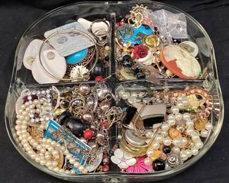  ASSORTED VTG. COSTUME JEWELRY