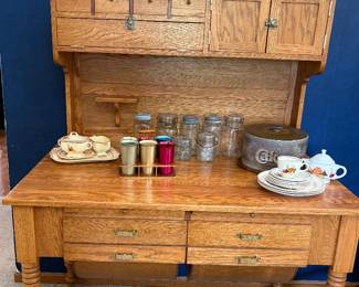 Beautiful vintage poss belly bakers hutch