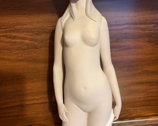 Lladro 4512 Nude Female Torso Venus Bust 13" Bisque Matte