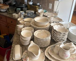 Vintage Pfaltzgraff dishes 