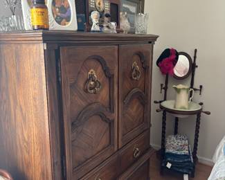 Vintage bedroom furniture 